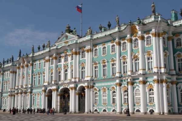 В Эрмитажном театре открывается выставка ко Дню Победы. В Эрмитажном театре открывается выставка ко Дню Победы.