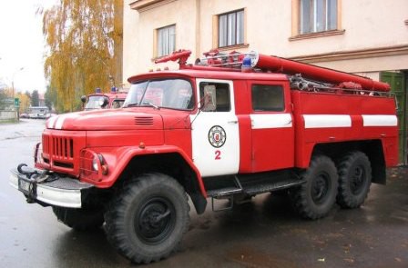 Девять домов уже горят в нижегородском поселке Девять домов уже горят в нижегородском поселке