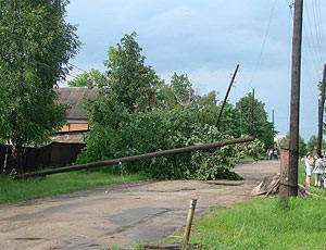 Ураганный ветер оборвал линии электропередачи в 32 населенных пунктах Приднестровья Ураганный ветер оборвал линии электропередачи в 32 населенных пунктах Приднестровья