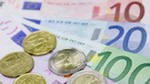 Официальный курс евро на среду вырос на 37,54 коп - до 39,54 руб Официальный курс евро на среду вырос на 37,54 коп - до 39,54 руб