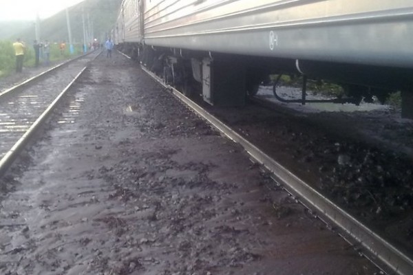Движение поездов в Новосибирской области восстановлено по одному пути Движение поездов в Новосибирской области восстановлено по одному пути