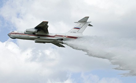 Ил-76 МЧС РФ приступил к тушению пожаров в Томской области Ил-76 МЧС РФ приступил к тушению пожаров в Томской области