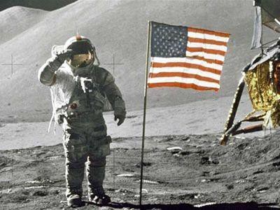 Пять из шести флагов США на Луне остаются стоять уже 40 лет Пять из шести флагов США на Луне остаются стоять уже 40 лет