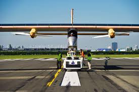 "Солнечный" самолет Solar Impulse начал заключительный этап межконтинентального перелета "Солнечный" самолет Solar Impulse начал заключительный этап межконтинентального перелета