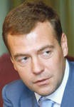 Медведев принял решение об ответном ударе по Грузии в ночь на 8 августа 2008 года Медведев принял решение об ответном ударе по Грузии в ночь на 8 августа 2008 года