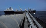 Государства толкают компании на экономически невыгодную добычу нефти в Арктике Государства толкают компании на экономически невыгодную добычу нефти в Арктике