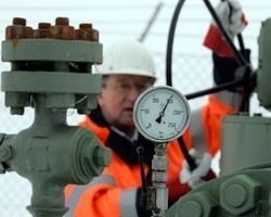 Пошлина на экспорт нефти из РФ с 1 сентября может вырасти на $24,5, до $393,8 за тонну Пошлина на экспорт нефти из РФ с 1 сентября может вырасти на $24,5, до $393,8 за тонну