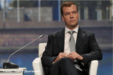 Медведев поручил Шувалову обсудить с профильными ведомствами приватизацию Сбербанка Медведев поручил Шувалову обсудить с профильными ведомствами приватизацию Сбербанка