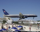 Полиция подтвердила, что в севшем в Амстердаме самолете террористов нет Полиция подтвердила, что в севшем в Амстердаме самолете террористов нет