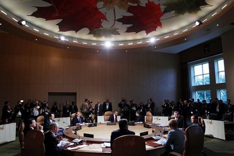 Иран и КНДР подписали договор о научно-техническом сотрудничестве Иран и КНДР подписали договор о научно-техническом сотрудничестве