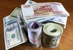 ЦБ РФ в августе сократил нетто-продажу долларов в 2,7 раза, евро - в 1,5 раза ЦБ РФ в августе сократил нетто-продажу долларов в 2,7 раза, евро - в 1,5 раза