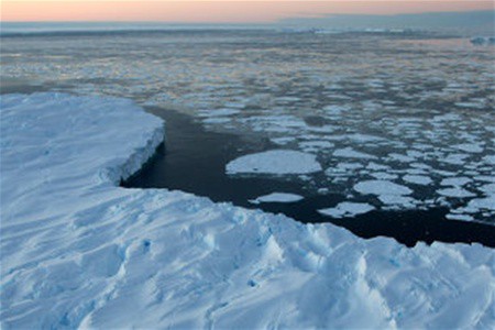 Площадь морского льда в Антарктике достигла рекордно высокого значения Площадь морского льда в Антарктике достигла рекордно высокого значения