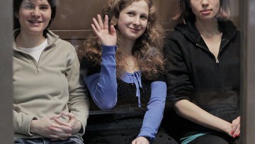 Прокурор просит оставить в силе приговор участницам Pussy Riot Прокурор просит оставить в силе приговор участницам Pussy Riot