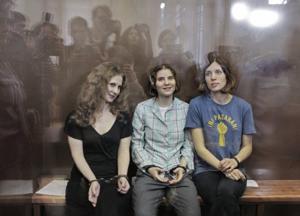 Защита участниц Pussy Riot Алехиной и Толоконниковой обжалует оставленный им в силе приговор Защита участниц Pussy Riot Алехиной и Толоконниковой обжалует оставленный им в силе приговор