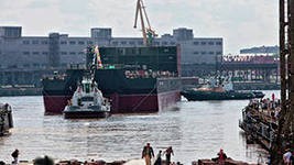 Медведев поручил Минпромторгу разобраться с ценой достройки ПАТЭС Медведев поручил Минпромторгу разобраться с ценой достройки ПАТЭС