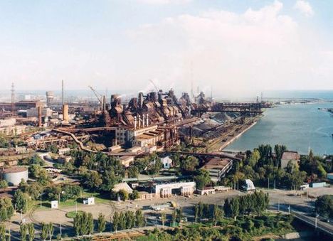 Украинский меткомбинат "Азовсталь" остановит две коксовые батареи ради экологии Украинский меткомбинат "Азовсталь" остановит две коксовые батареи ради экологии