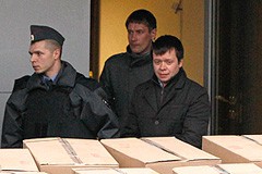 Суд арестовал помощника Удальцова Лебедева, обвиняемого в подготовке беспорядков Суд арестовал помощника Удальцова Лебедева, обвиняемого в подготовке беспорядков