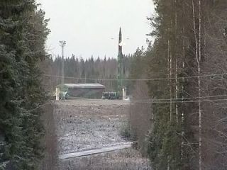 Учебно-боевой пуск ракеты "Тополь" с космодрома "Плесецк" прошел успешно Учебно-боевой пуск ракеты "Тополь" с космодрома "Плесецк" прошел успешно