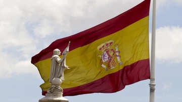Доходность 10-летних гособлигаций Испании превысила 7% после снижения ее рейтинга Доходность 10-летних гособлигаций Испании превысила 7% после снижения ее рейтинга