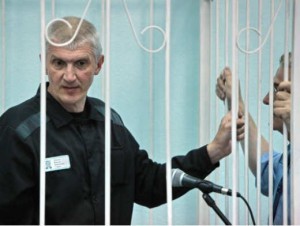 Прокурор согласен снизить Платону Лебедеву наказание с 13 лет до 11 лет трех месяцев Прокурор согласен снизить Платону Лебедеву наказание с 13 лет до 11 лет трех месяцев