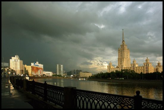 Сегодня в Москве будет пасмурно и ветрено Сегодня в Москве будет пасмурно и ветрено