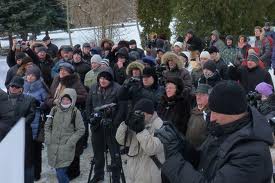 Около 100 человек собрались в Абакане на митинг против разработки угольного разреза Около 100 человек собрались в Абакане на митинг против разработки угольного разреза