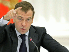 Говоря об обыске у Костомарова, Медведев призвал следствие набираться правовой культуры Говоря об обыске у Костомарова, Медведев призвал следствие набираться правовой культуры