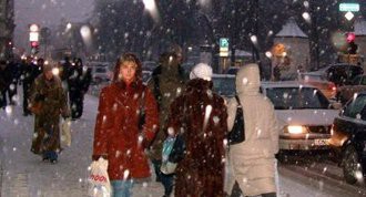 В Латвии осложнено движение транспорта и нарушено электроснабжение из-за ветра и снегопада В Латвии осложнено движение транспорта и нарушено электроснабжение из-за ветра и снегопада