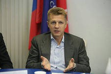 Экс-глава комитета Петербурга по энергетике объявлен в розыск по делу о мошенничестве Экс-глава комитета Петербурга по энергетике объявлен в розыск по делу о мошенничестве